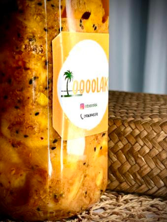 ترشی انبه روغنی همراه پر زرد آلو و کشمکش 1000 گرمی مخصوص تولک